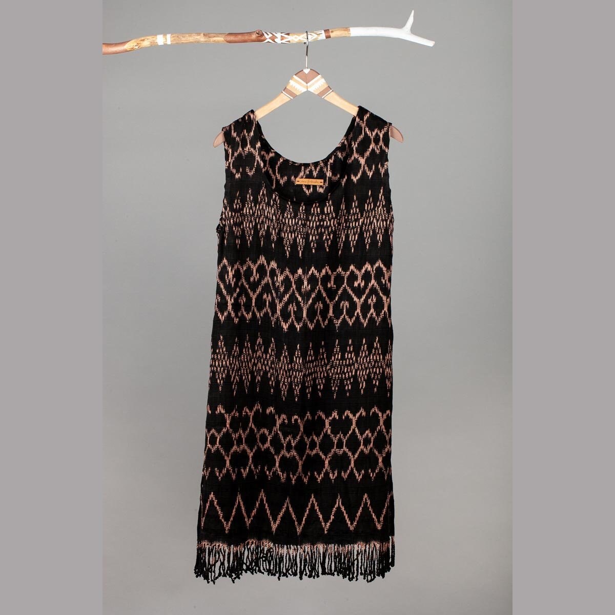 Leichtes schwarz *Jaspe* Kleid, aus ultraweicher Viscose, UNIKAT, Frühling, handgewebtes Ikat aus Guatemala, made in Germany, Sommerkleid